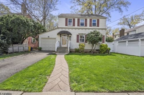 110 Blauvelt St, Teaneck, NJ 07666-3813