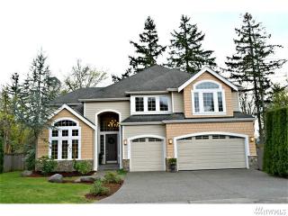 21957 11th St, Redmond, WA 98074-6800