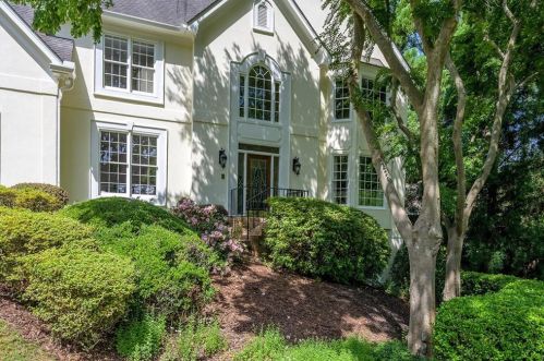 1215 Lexham Dr, Marietta, GA 30068-5504