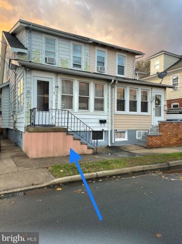 41 New Cedar Ln, Trenton NJ  08610-6319 exterior