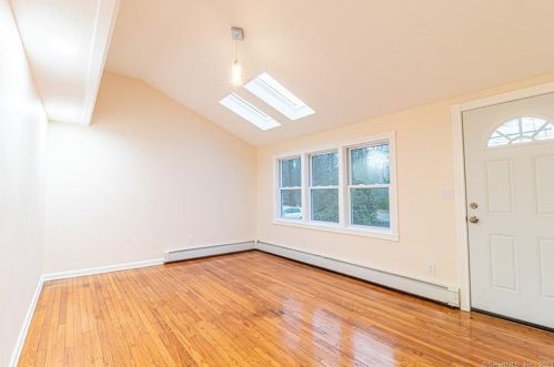 6 Indian Wood Rd, Niantic CT  06357-1021 exterior
