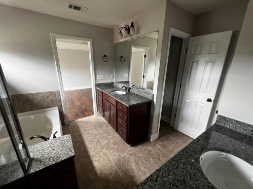 3296 Ferncliff Ln, Atlanta GA  30324-2573 exterior