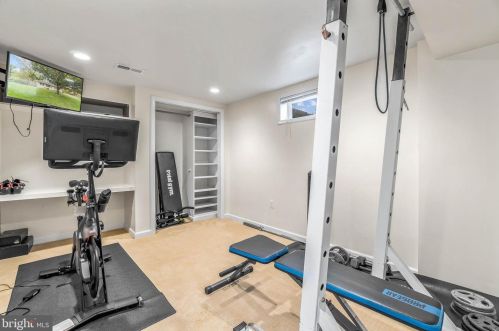 5225 Heming Ave, Springfield VA  22151-2942 exterior