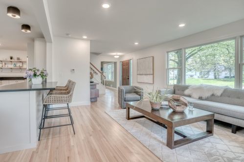 4900 Larkspur Ln, Minneapolis MN  55435-4028 exterior