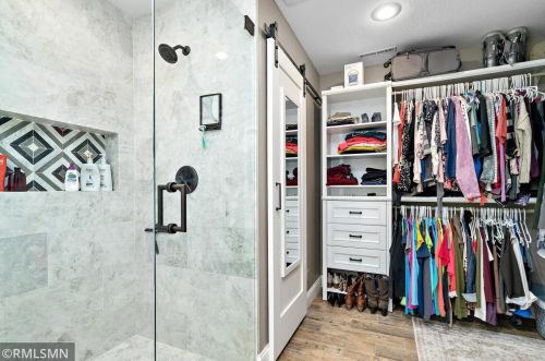 3865 Cinnabar Dr, Saint Paul MN  55122-1614 exterior