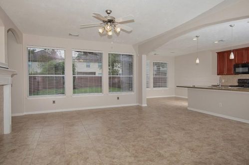 27 Twinvale Loop, Conroe TX  77384-5085 exterior
