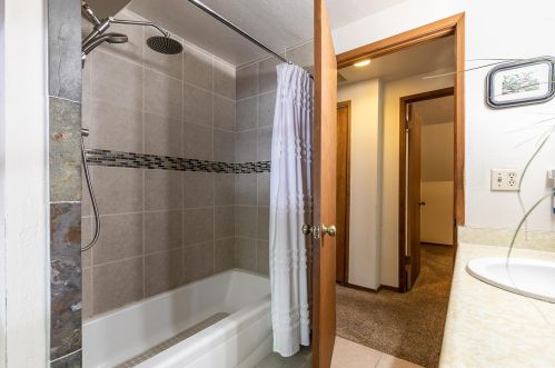 10691 Jeffrey Way, Truckee CA  96161-2518 exterior