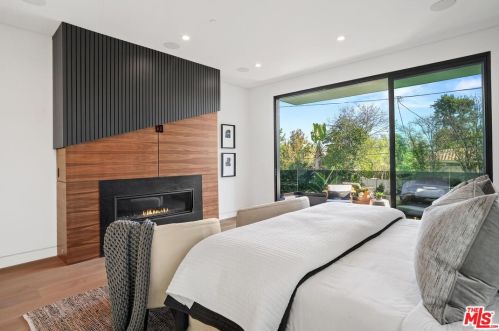 4736 Burnet Ave, Van Nuys CA  91403-2412 exterior