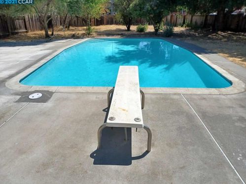 1772 Elmhurst Ln, Concord CA  94521-2017 exterior