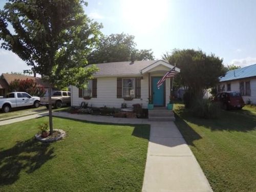 809 Mitacek Ave, Prague, OK 74864-4581