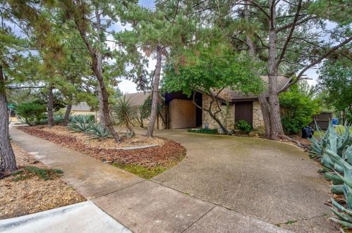 4048 Allencrest Ln, Dallas TX  75244-7203 exterior