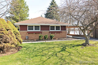654 Lomond Dr, Long Grove, IL 60060