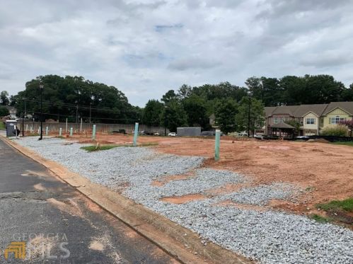 4011 Redan Rd, Stone Mountain, GA 30083-4742