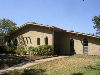 11059 Fern Hollow Dr, Dallas TX  75238-3030 exterior