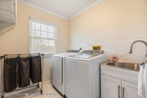24 Honeysuckle Way, Wall Township NJ  07731-2275 exterior