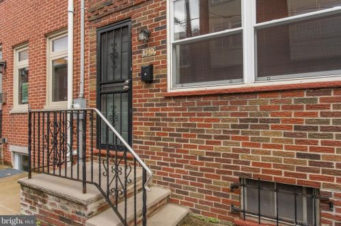 1740 Manton St, Philadelphia, PA 19146-3018