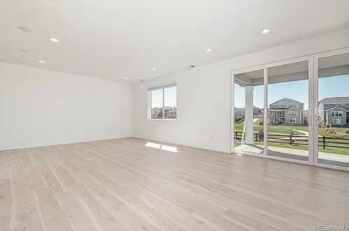 27820 10th Dr, Aurora CO 80018 exterior