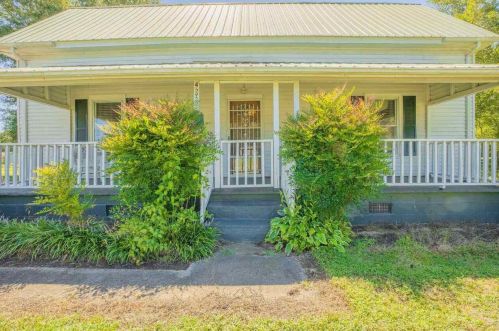 4693 Vickery St, Lavonia, GA 30553-3490