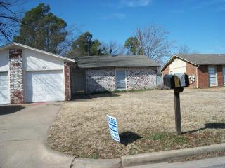 6616 Rockford Ave, Tulsa OK  74136-3826 exterior