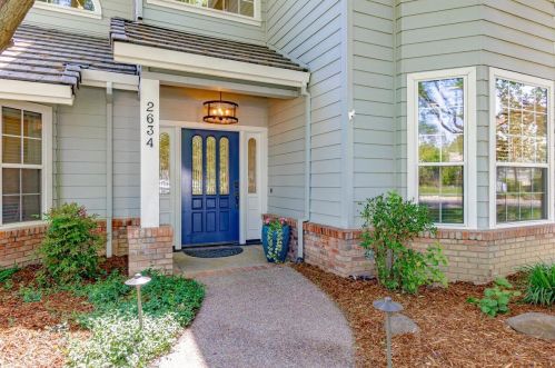 2634 Regatta Ln, Davis, CA 95618-6410