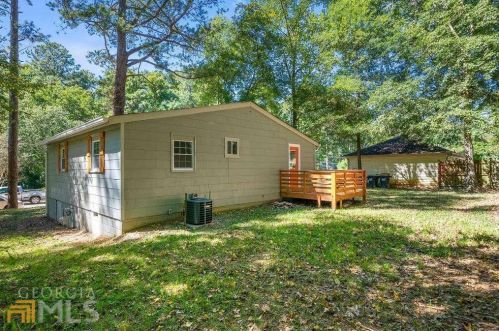 2335 Jackson Dr, Atlanta GA  30344-5404 exterior
