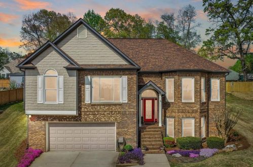 1025 Julius Dr, Suwanee, GA 30024-5423