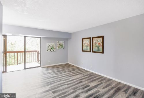 2239 Castle Rock Sq, Herndon, VA 20191-2219