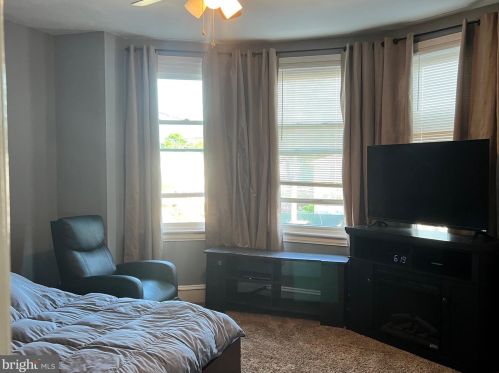 5918 Jackson St, Philadelphia PA  19135-4031 exterior