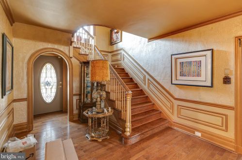 2284 Bryn Mawr Ave, Philadelphia, PA 19131-2432