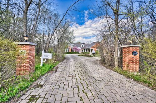 1330 North Ave, Bannockburn, IL 60015-2010