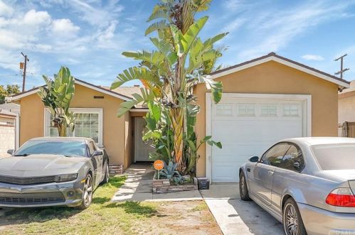 6826 Adamson Ave, Bell, CA 90201-4018