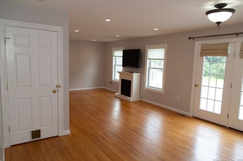 48 Fairway Dr, Colchester, CT 06415-1023