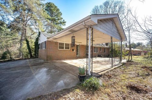 844 Lakeside Dr, Mableton, GA 30126-4102