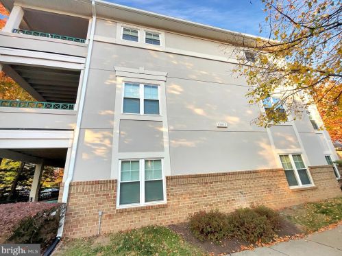 12012 Taliesin Pl, Herndon VA  20190-3374 exterior