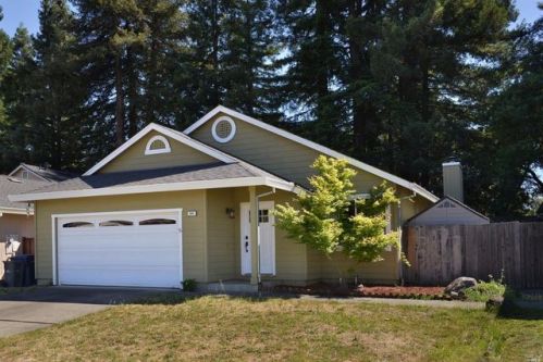 101 Presidential Cir, Healdsburg, CA 95448-4054