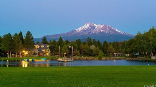 15733 Juniper Peak Rd, Weed, CA 96094-9469