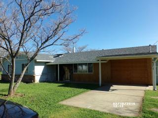 4671 Charmain Ln, Anderson, CA 96007-9126