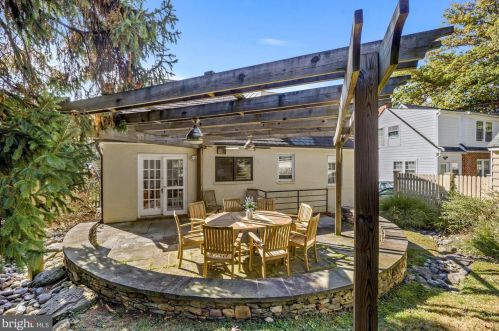 8009 Glenside Dr, Silver Spring MD 20912-7327 exterior