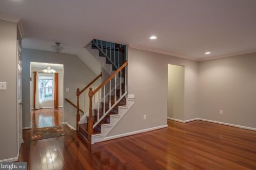 7276 Olde Lantern Way, Springfield VA  22152-3569 exterior