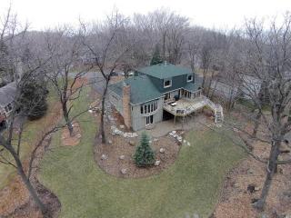 5710 Oakview Ln, Minneapolis, MN 55442-1534