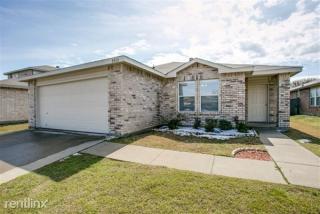 3913 Saddle Ridge Cir, Fort Worth TX  76123-2516 exterior