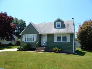 9 Sayen Dr, Trenton, NJ 08690-2029
