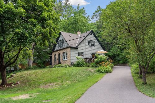 2260 Medicine Lake Blvd, Minneapolis MN  55441-4238 exterior