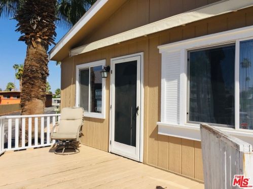 99 Santa Paula St, Palm Springs, CA 92264-5250