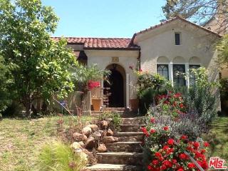 958 Keniston Ave, Los Angeles CA  90019-1705 exterior