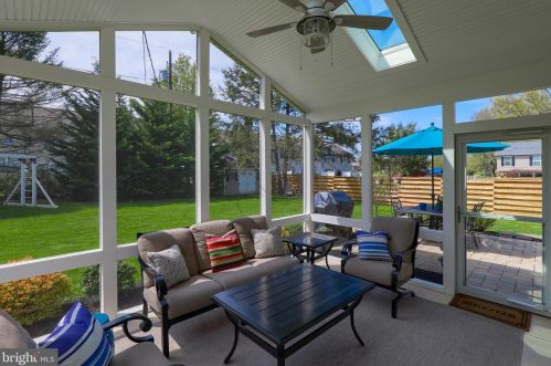 1518 Sunset Ave, Lancaster PA  17601-4328 exterior