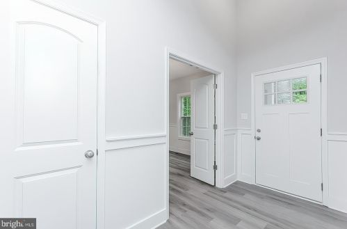 189 Speaks Ln, Harpers Ferry, WV 25425