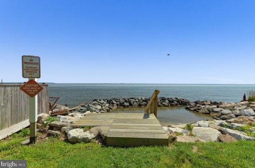 1625 Winters Ave, Shady Side MD 20764-9718 exterior