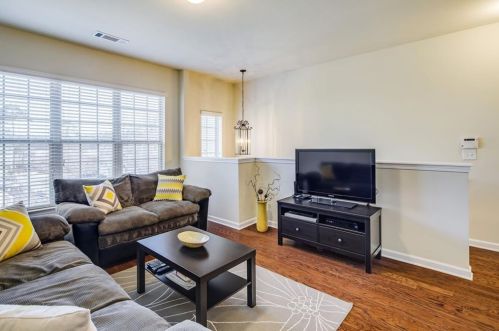 1769 Liberty Pkwy, Atlanta, GA 30318-9384
