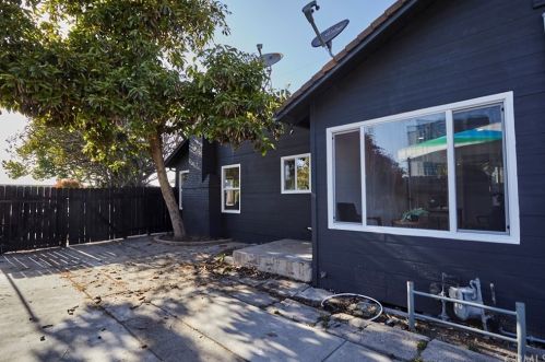 109 Wright St, Santa Ana CA 92701-4342 exterior